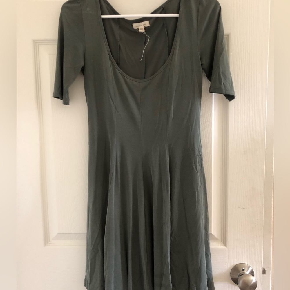 Flow mini dress Silence & Noise mossy green scoop neck